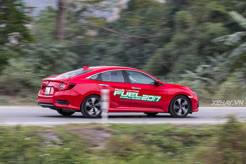 Động cơ VTEC TURBO trên Honda Civic thế hệ thứ 10 tiêu thụ chỉ 4,07 lít nhiên liệu/100 km