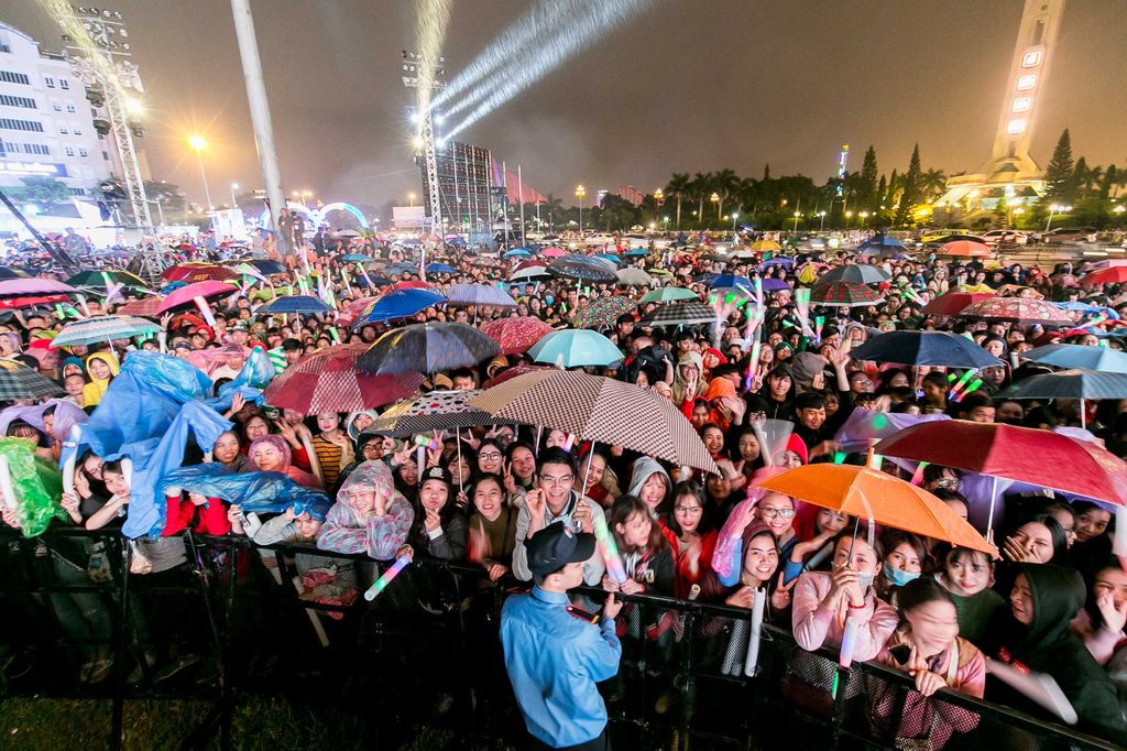 Hơn 100.000 khán giả tham gia Honda VISION STEPS OF GLORY 2017