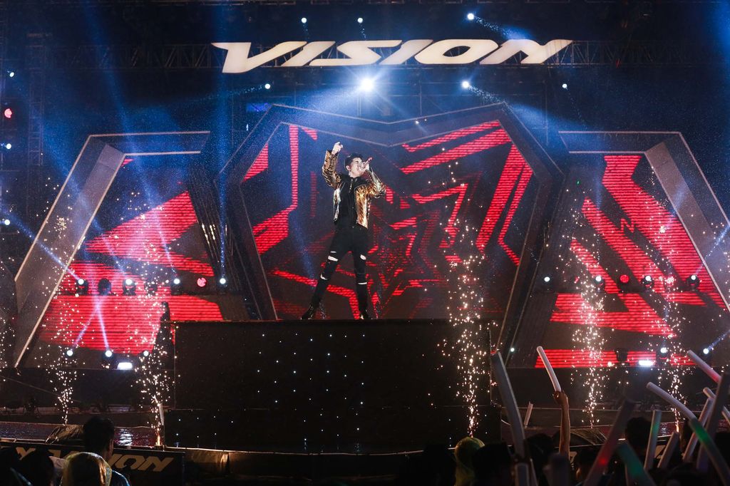 Hơn 100.000 khán giả tham gia Honda VISION STEPS OF GLORY 2017