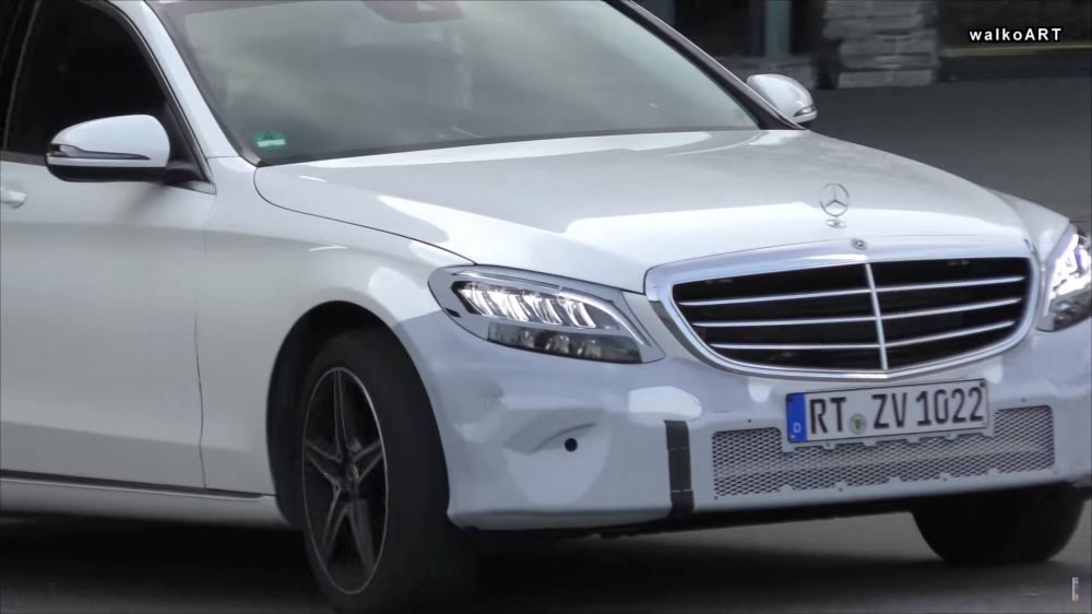 Mercedes-Benz C-Class mới lộ ảnh chạy thử với nhiều chi tiết được nâng cấp
