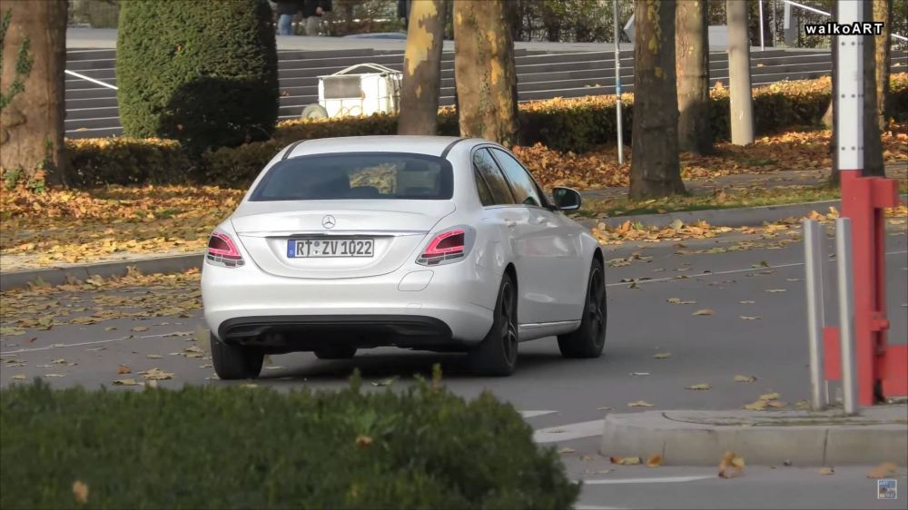 Mercedes-Benz C-Class mới lộ ảnh chạy thử với nhiều chi tiết được nâng cấp