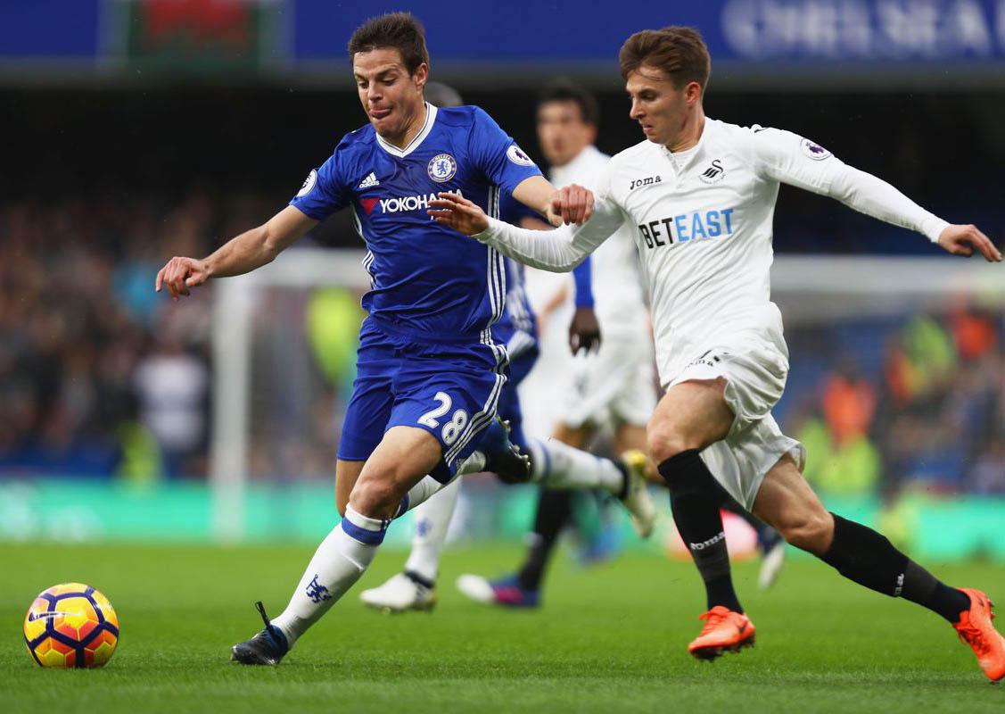 02h45 ngày 30/11, sân Stamford Bridge, vòng 14 Premier League: Chelsea - Swansea