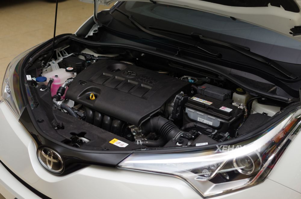 Cận cảnh crossover cỡ nhỏ Toyota C-HR đầu tiên về Việt Nam