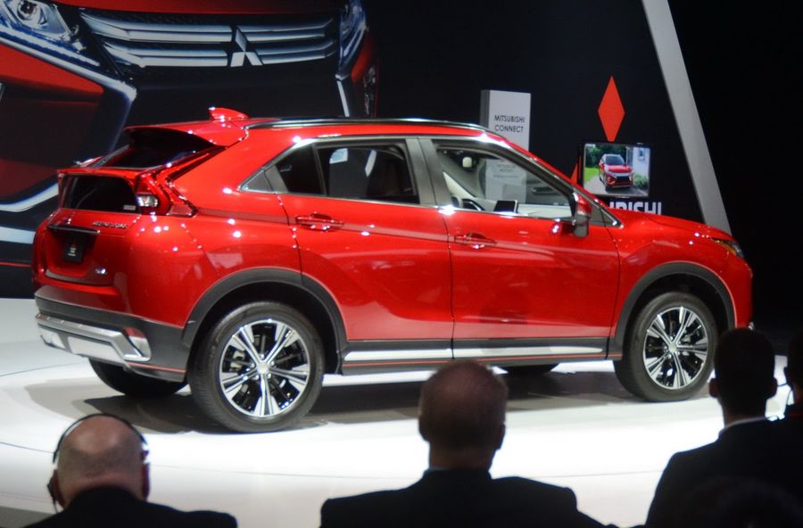 Mitsubishi Eclipse Cross 2018 hạ cánh tại Los Angeles với giá chỉ 529 triệu VNĐ