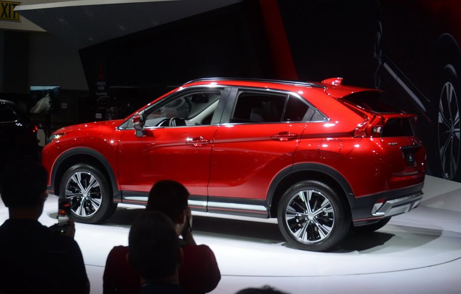 Mitsubishi Eclipse Cross 2018 hạ cánh tại Los Angeles với giá chỉ 529 triệu VNĐ