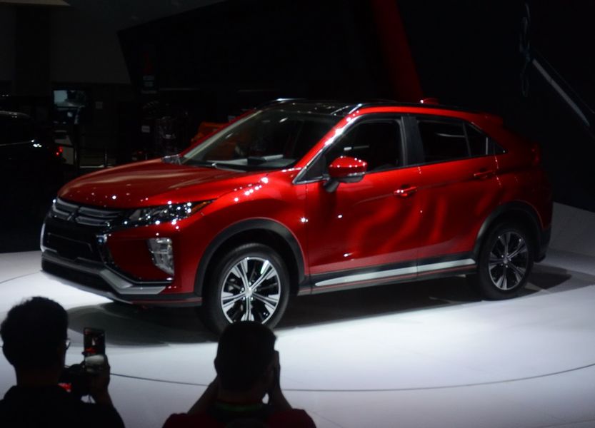 Mitsubishi Eclipse Cross 2018 hạ cánh tại Los Angeles với giá chỉ 529 triệu VNĐ