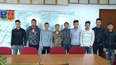 Chặn bắt nhóm hội viên câu lạc bộ 