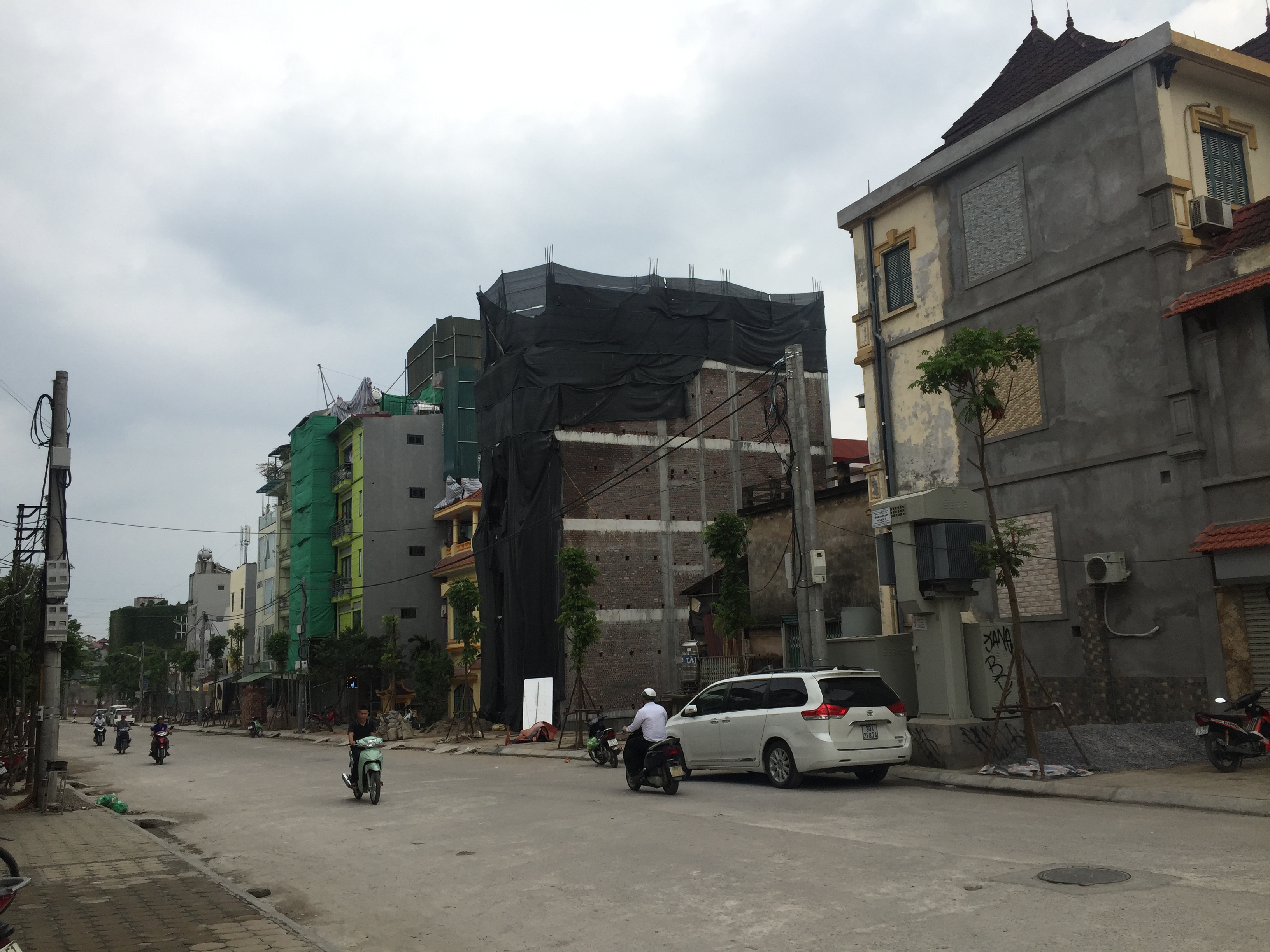 Quận Tây Hồ: Hàng loạt công trình sai phép tại phường Tứ Liên
