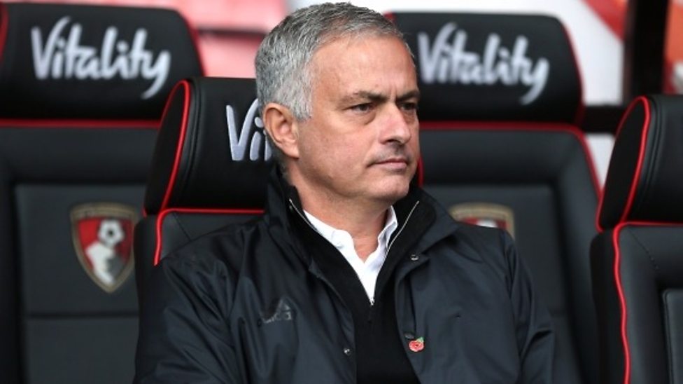 HLV Mourinho không hài lòng với hàng thủ của M.U