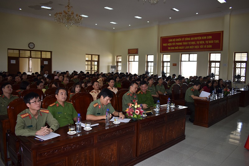 Ninh Bình: Học tập thực tế, thực hành chính trị tại Công an huyện Kim Sơn