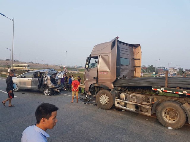 Hiện trường vụ tai nạn khiến 4 người tử vong.