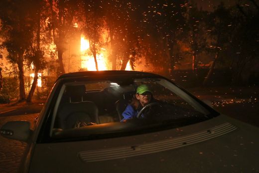 Mỹ:  Huy động tù nhân dập tắt cháy rừng tại bang California