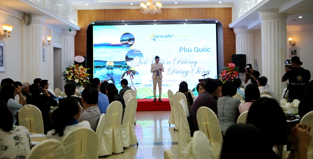 Đông đảo khách mời đến tham dự lễ ra mắt sản phẩm du lịch “Phú Quốc – Nơi thiên đường đáng sống”.