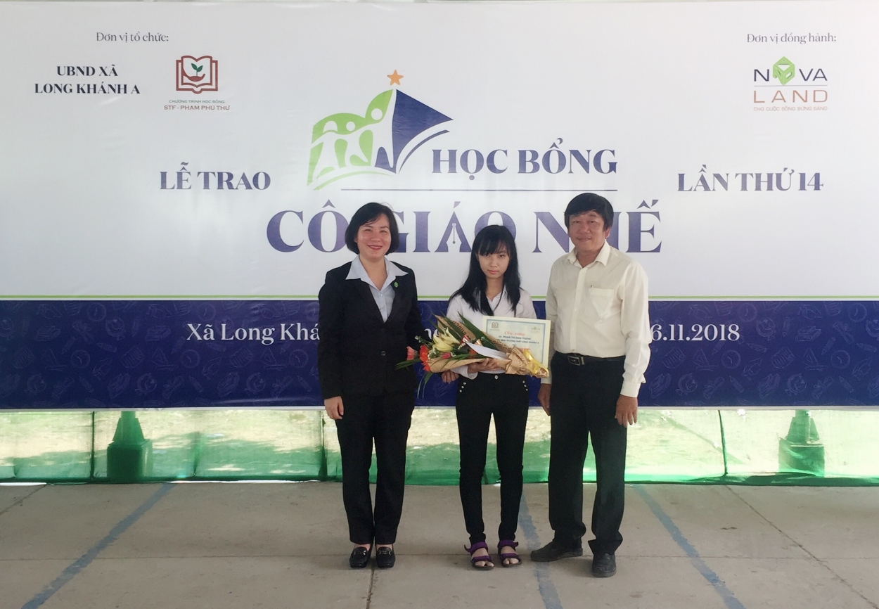 Học bổng Cô giáo Nhế giúp Phạm Thị Đan Thanh viết tiếp ước mơ trở thành cô giáo tiếng Anh