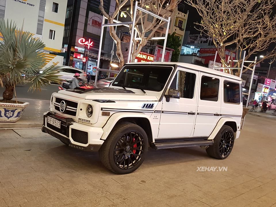 Mercedes G-Class độ bởi Brabus cũng xuất hiện cạnh đó