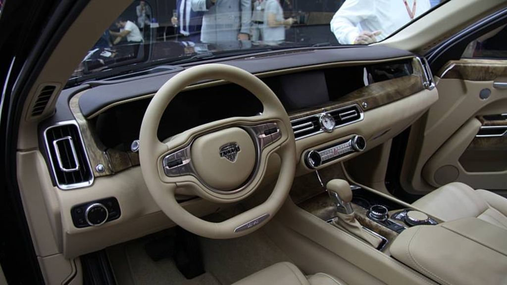 Nội thất sang trọng và rộng rãi của Aurus Senat