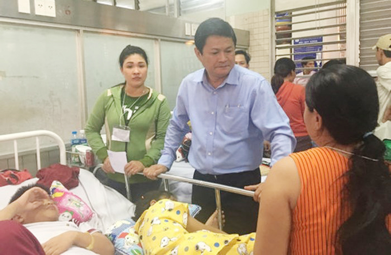 25 học sinh bị thương vì sập giàn giáo khi đang dự kỷ niệm ngày Nhà giáo Việt Nam