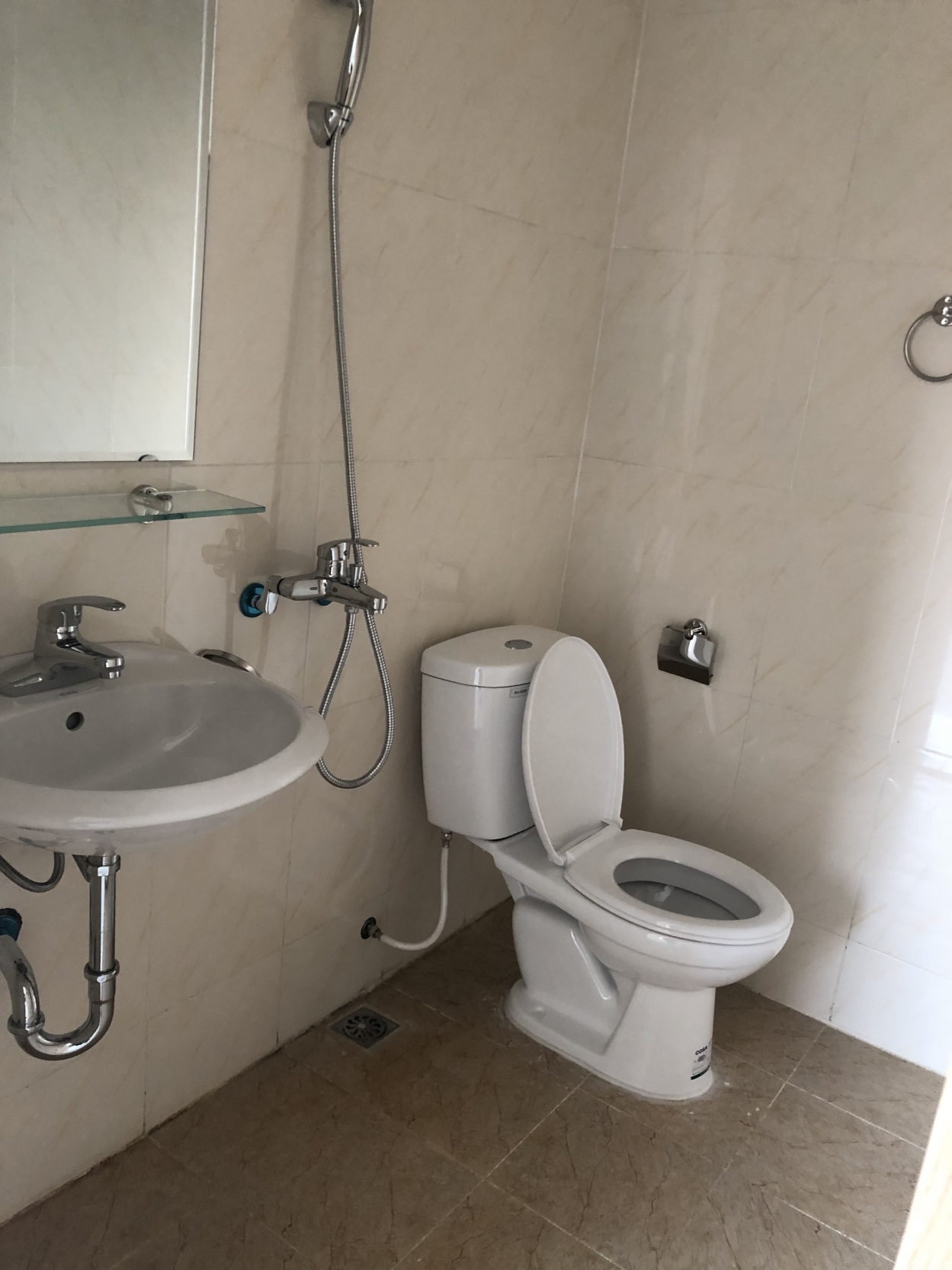 Mỗi căn hộ diện tích 50-80m2 bố trí 2 wc trang bị cơ bản