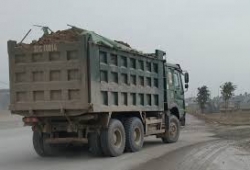 Thọ Xuân - Thanh Hóa: Chủ mỏ và  chủ phương tiện vận tải ký cam kết không vi phạm tải trọng