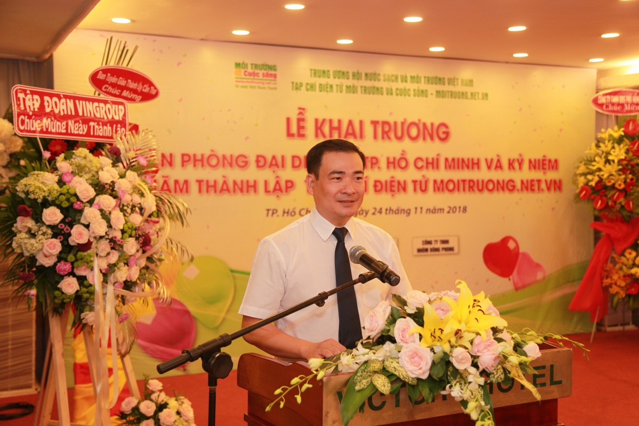 Ông Nguyễn Văn Toàn – TBT Tạp chí điện tử Môi trường và Cuộc sống phát biểu tại lễ khai trương