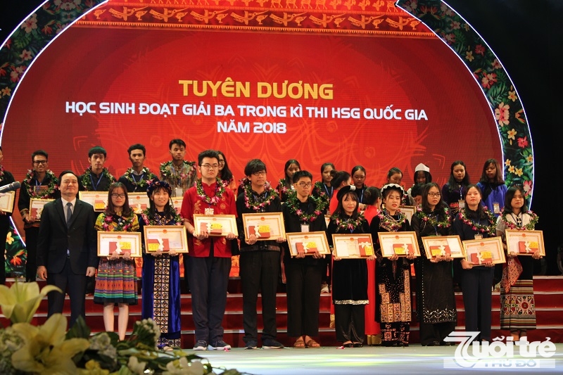 Video: Tuyên dương 166 học sinh, sinh viên dân tộc thiểu số xuất sắc tiêu biểu năm 2018