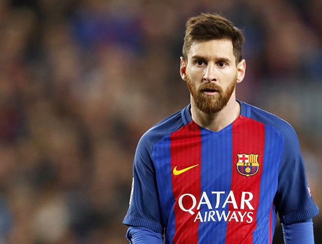 Lionel Messi cũng góp mặt trong danh sách này, với 111 triệu USD và giữ vị trí thứ 8. Cầu thủ người Argentina đang chơi ở vị trí tiền đạo câu lạc bộ Barcelona và đội tuyển bóng đá quốc gia