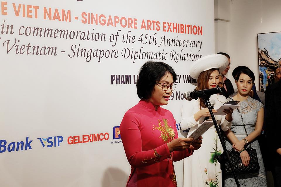Đại sứ Việt Nam tại Singapore Tào Thị Thanh Hương phát biểu khai mạc Triển lãm