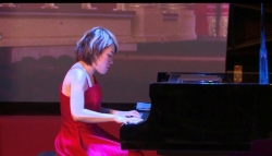 Nữ Thủ khoa xuất sắc với ước mơ đưa Piano Việt ra thế giới