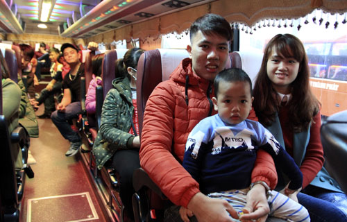 Hà Nội hỗ trợ xe đưa 1.600 công nhân về quê đón Tết