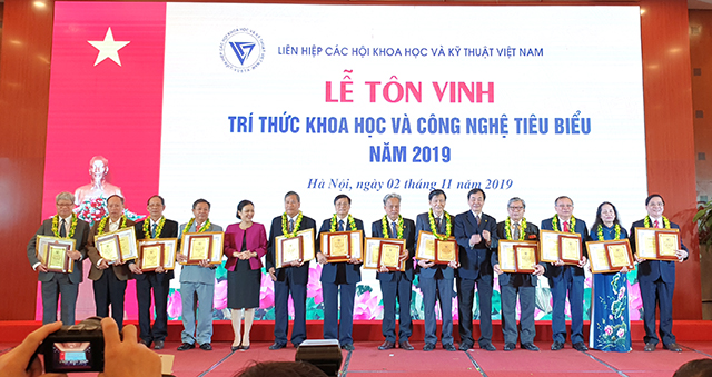 Tôn vinh 112 trí thức khoa học và công nghệ tiêu biểu năm 2019