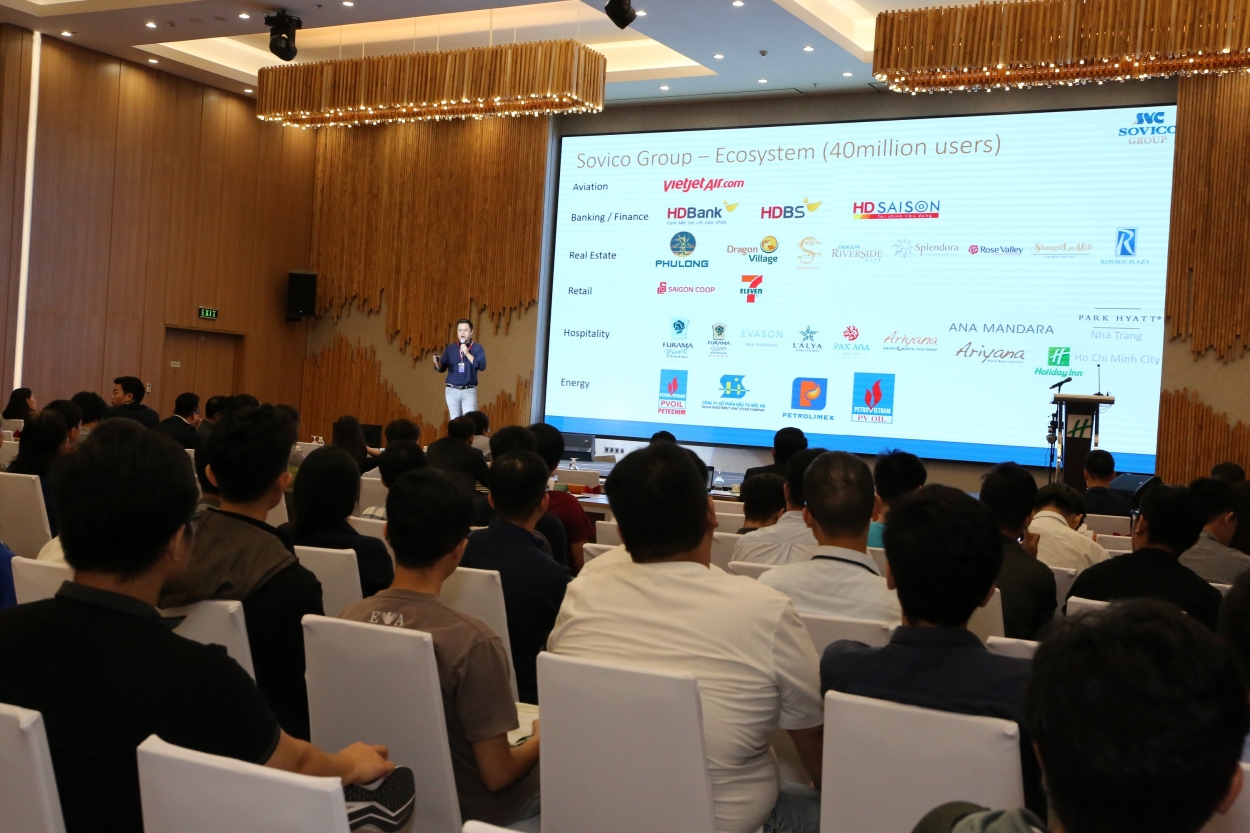 Nhiều ứng dụng ngân hàng số tại VietAI Summit 2019