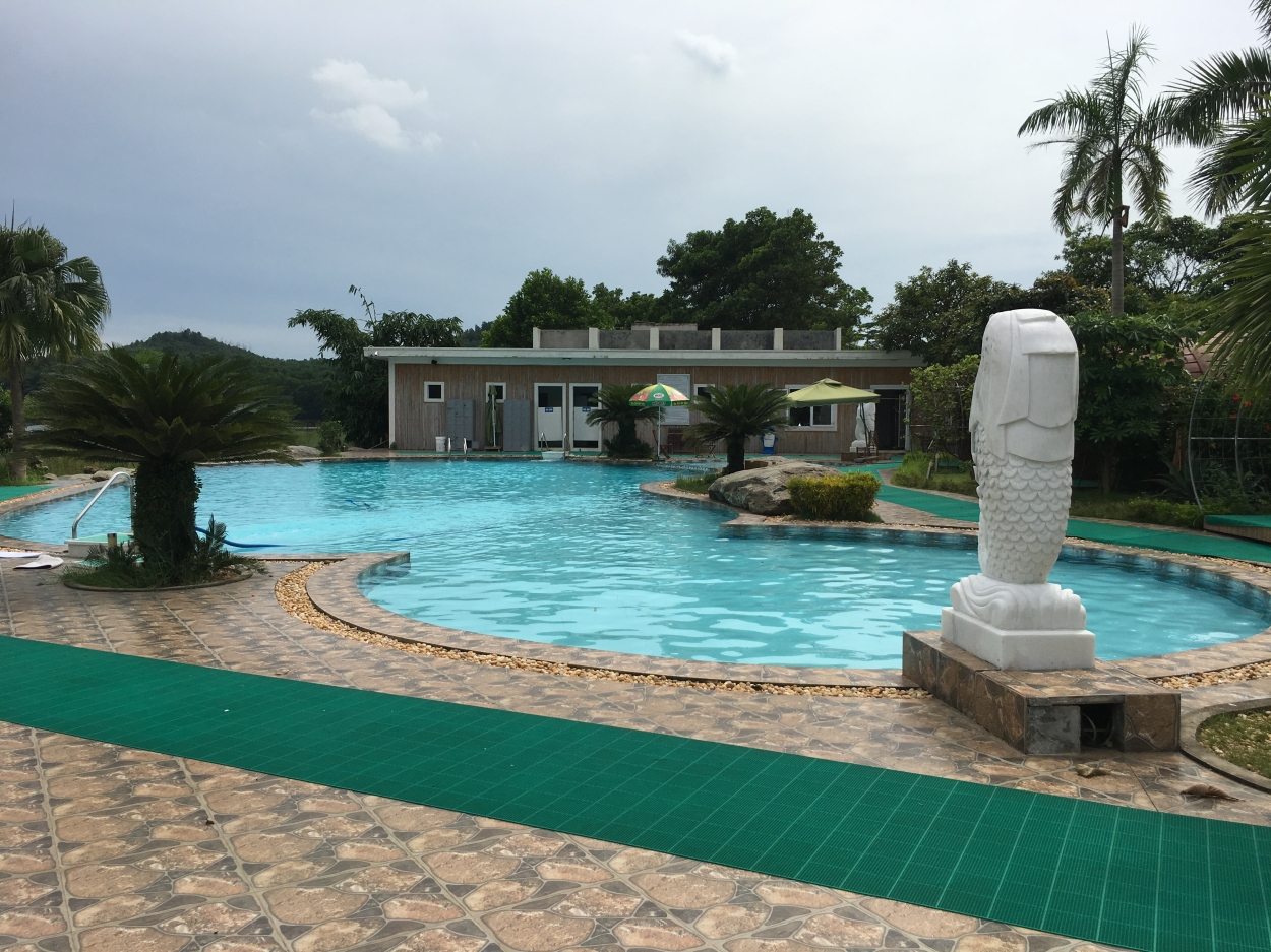 Bể bơi rộng 200 m2 tại Ngọc Linh Ecogarden
