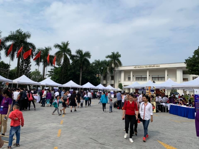 Ngày hội Toán học mở rộng 2019 đã thu hút nhiều giáo viên, phụ huynh, học sinh, sinh tới tham dự