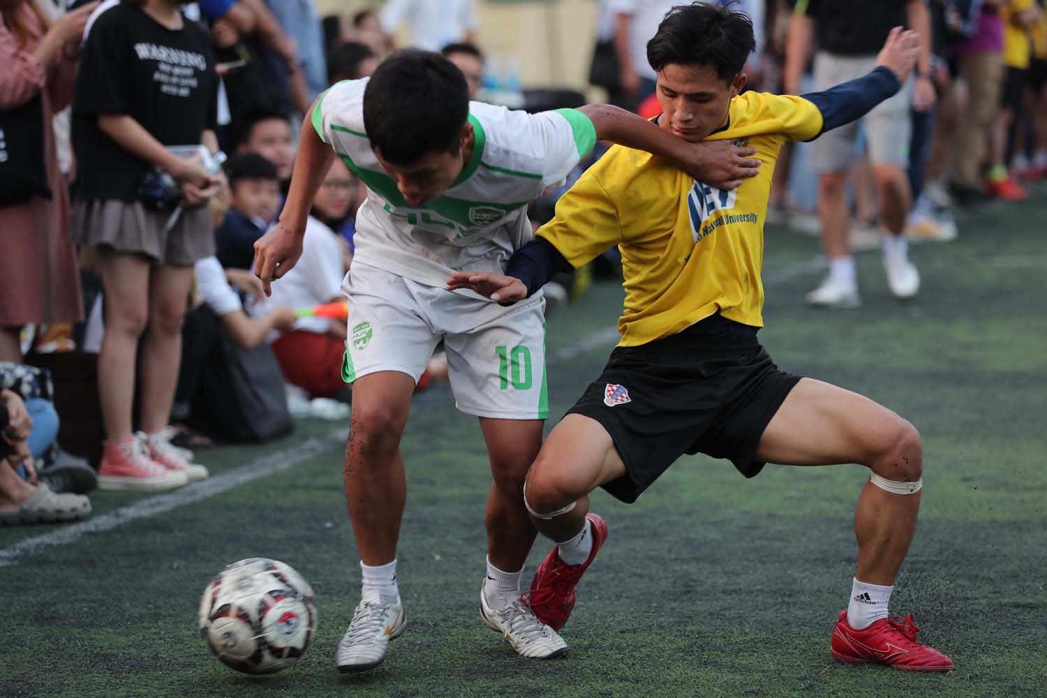 Gay cấn, hấp dẫn chung kết Giải bóng đá sinh viên Đại học Quốc gia Hà Nội