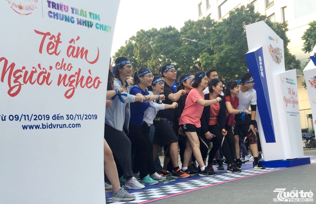 Hào hứng trên vạch xuất phát