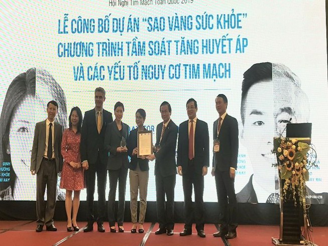 Lễ trao Kỷ niệm chương cho Dự án