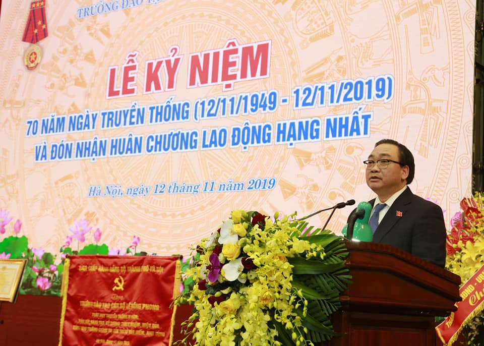 Bí thư Thành ủy Hoàng Trung Hải phát biểu tại Lễ kỷ niệm 70 năm Ngày truyền thống Trường đào tạo cán bộ Lê Hồng Phong