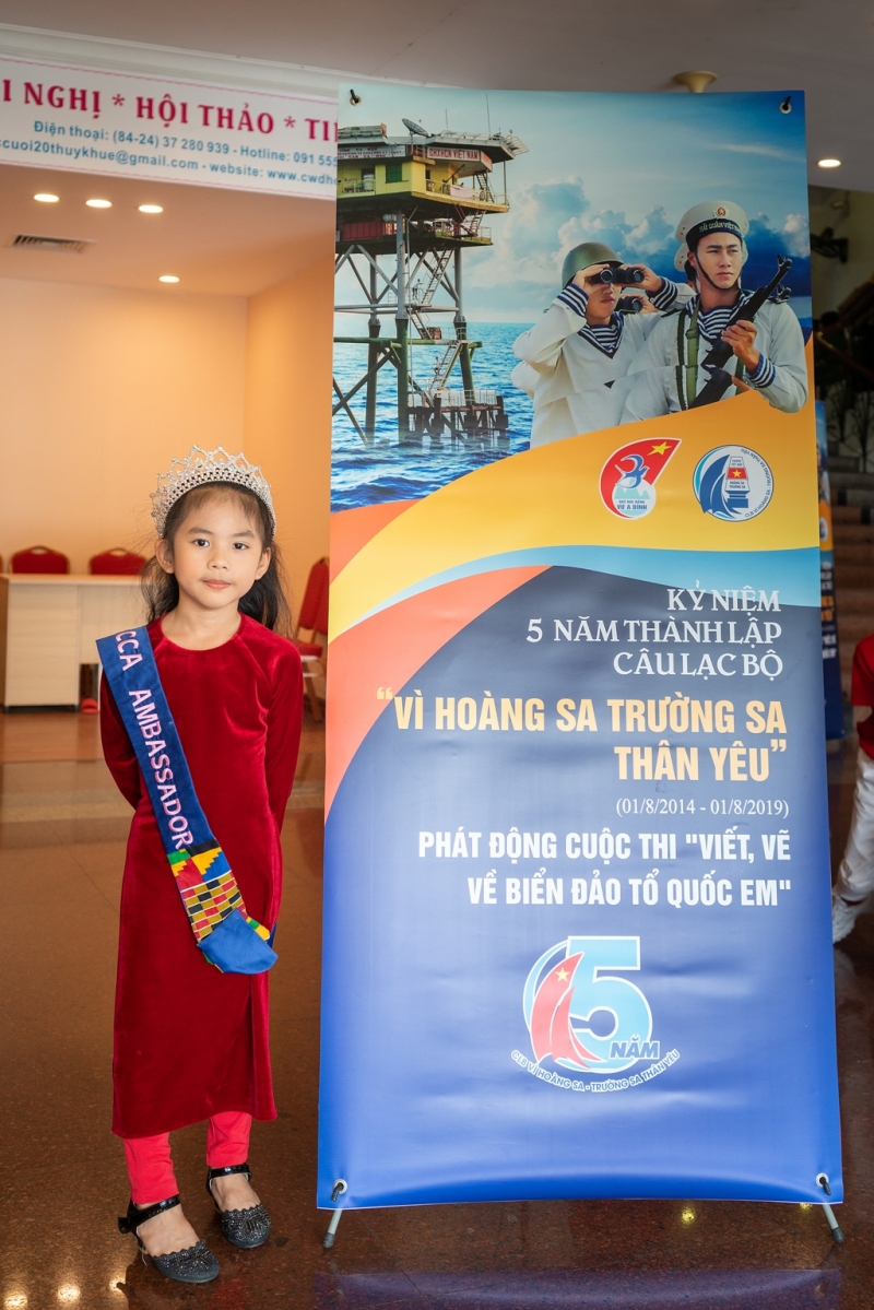 Hoa hậu nhí Elsa Thiên Long tại sự kiện