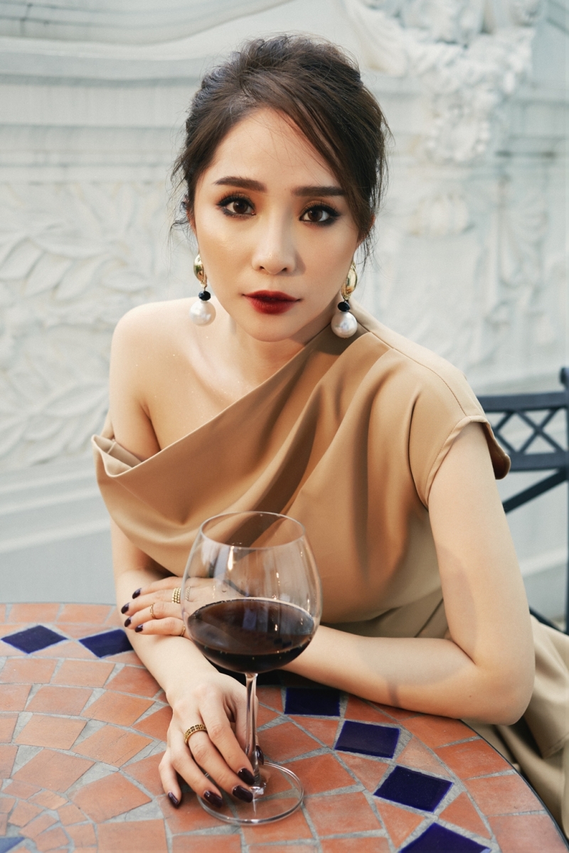 Hôn Chí Nhân trong “Sinh tử”, Quỳnh Nga tiết lộ ngoài đời đều “lạnh lùng