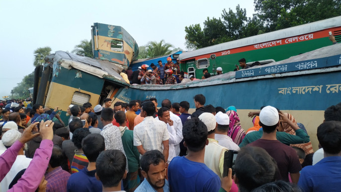 Hai đoàn tàu hỏa đâm trực diện khiến ít nhất 15 người thiệt mạng tại Bangladesh