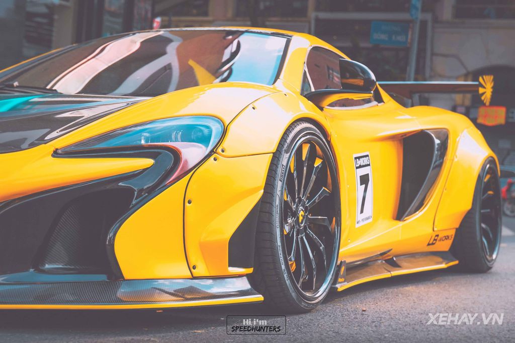 Ngỡ ngàng trước vẻ đẹp của McLaren 650S Spider độ LibertyWalk tại Việt Nam