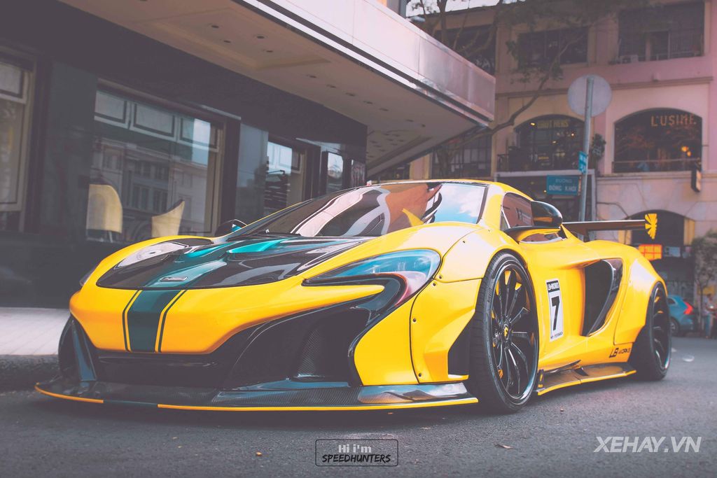 Ngỡ ngàng trước vẻ đẹp của McLaren 650S Spider độ LibertyWalk tại Việt Nam