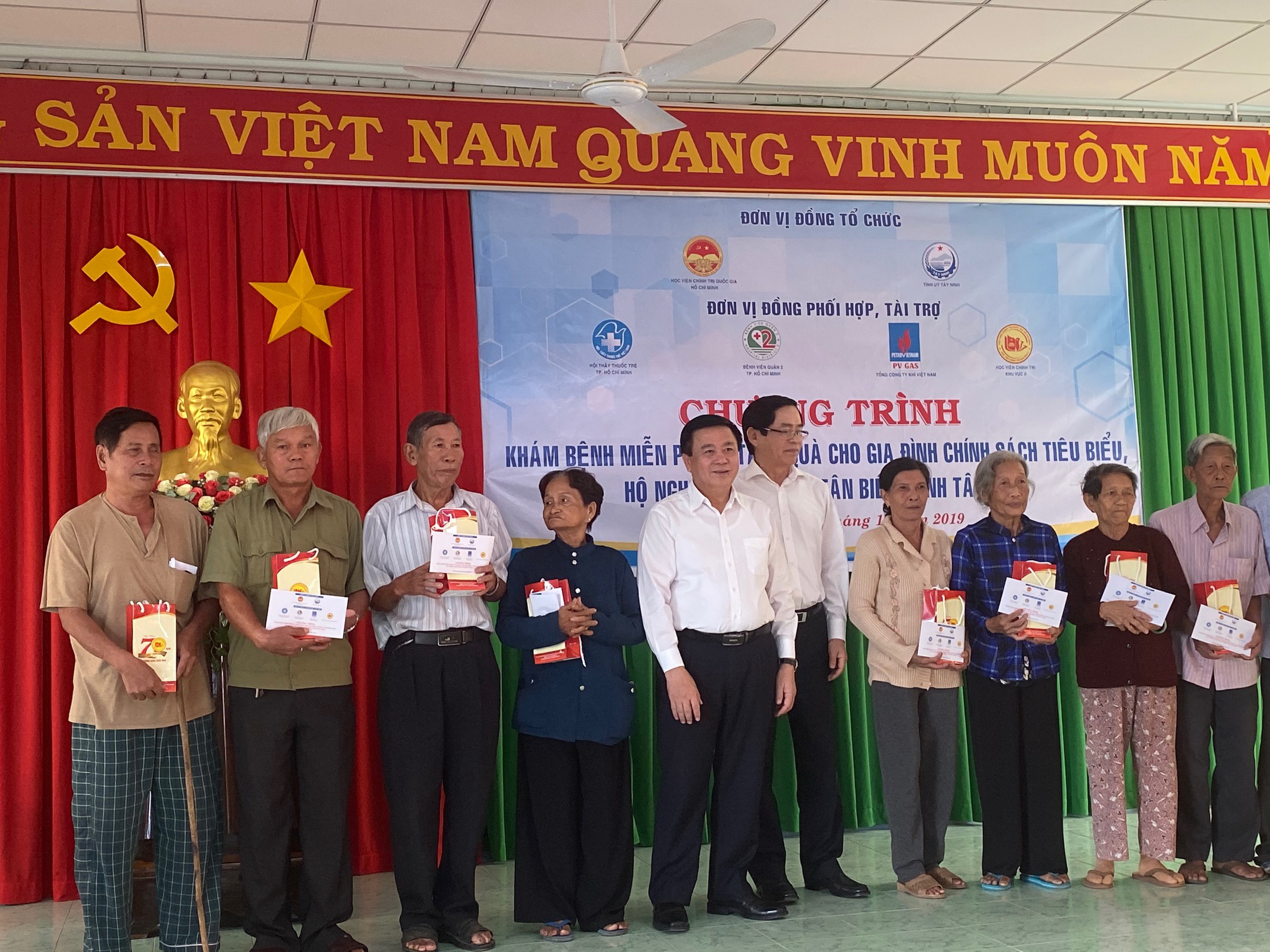 PV GAS hỗ trợ đoàn khám chữa bệnh từ thiện tại Tây Ninh