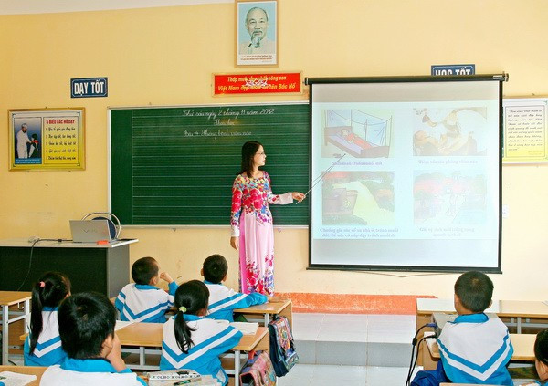 Hà Nội có công văn hỏa tốc về tuyển dụng đặc cách đối với giáo viên hợp đồng lâu năm