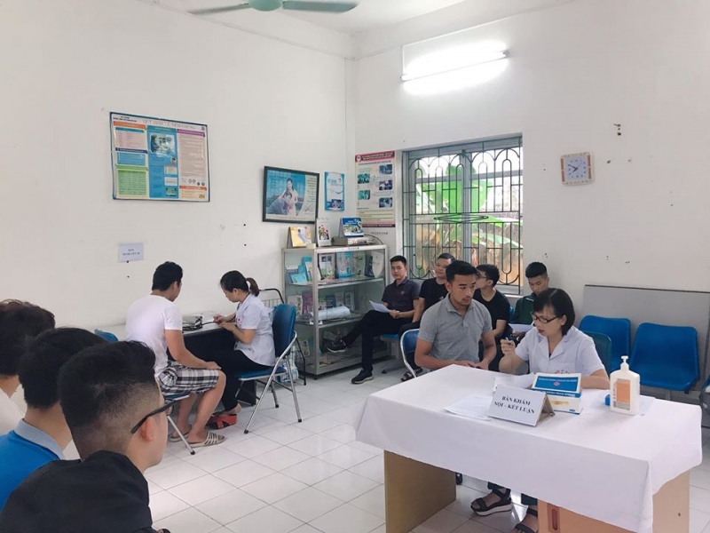 Các bạn trẻ ở các xã, thị trấn (huyện Đông Anh) đã khám sơ tuyển nghĩa vụ quân sự sẵn sàng nhập ngũ năm 2020