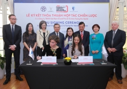 Formula 1 VinFast Vietnam Grand Prix 2020 hợp tác với Facing the World hỗ trợ trẻ em dị tật