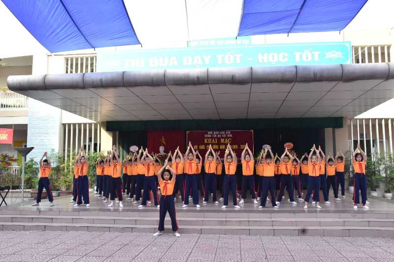 Trường tiểu học Việt Hưng: Học sinh sôi nổi tham gia Hội khỏe Phù Đổng