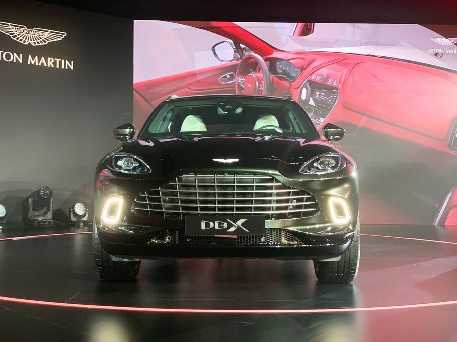 Aston Martin DBX 