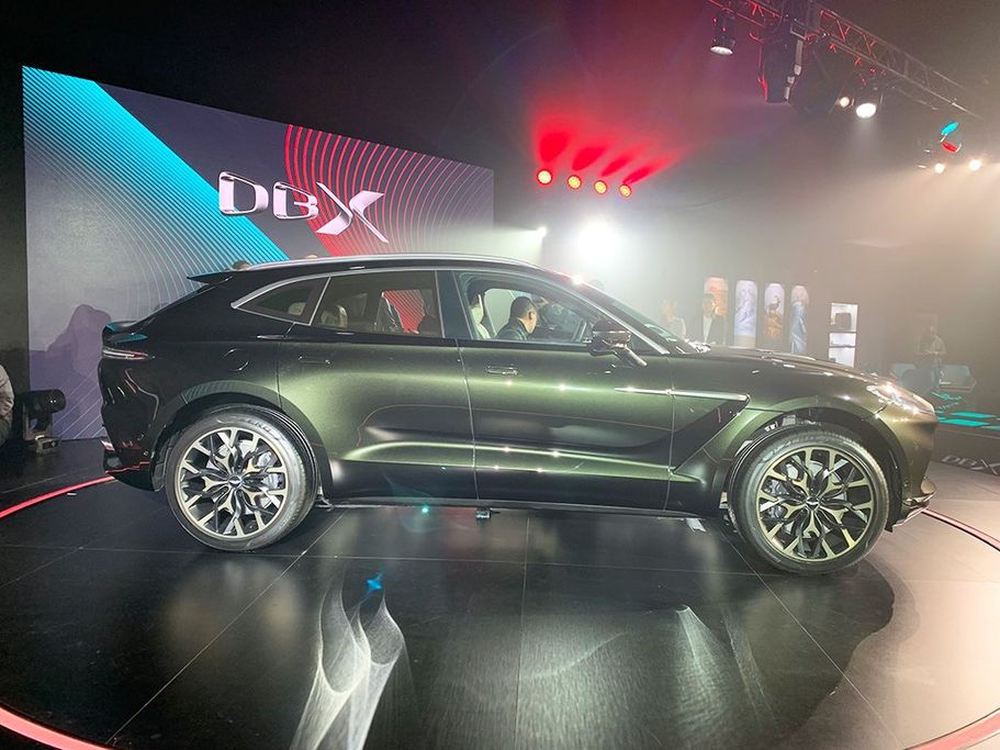 Aston Martin DBX 