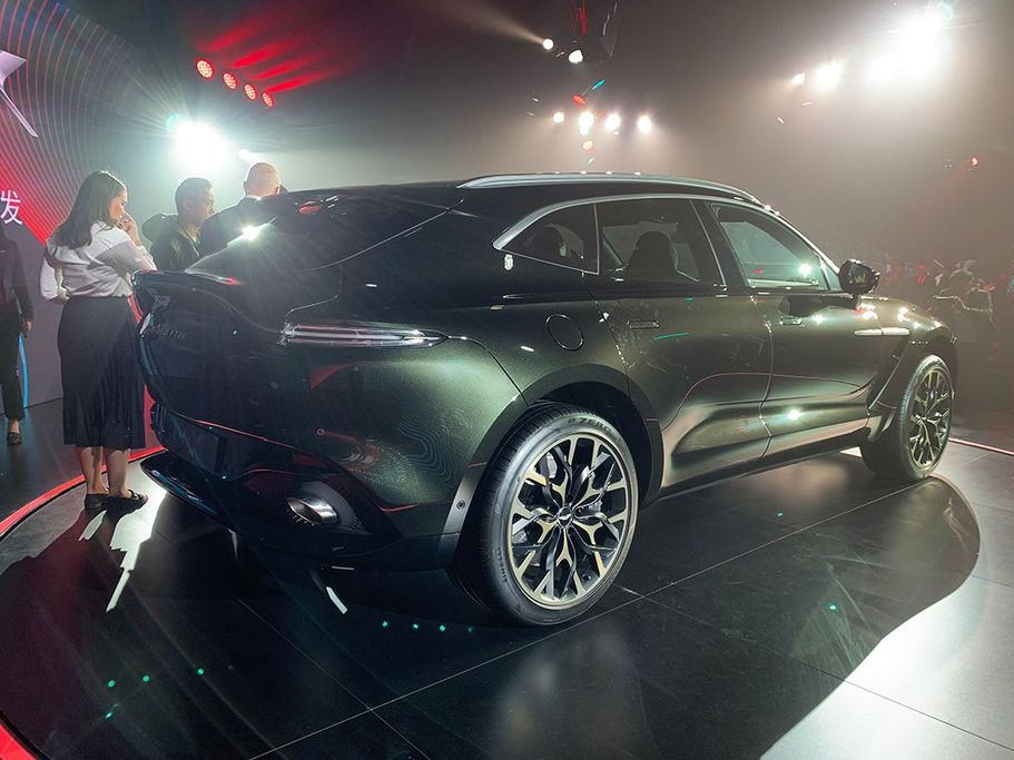 Aston Martin DBX 